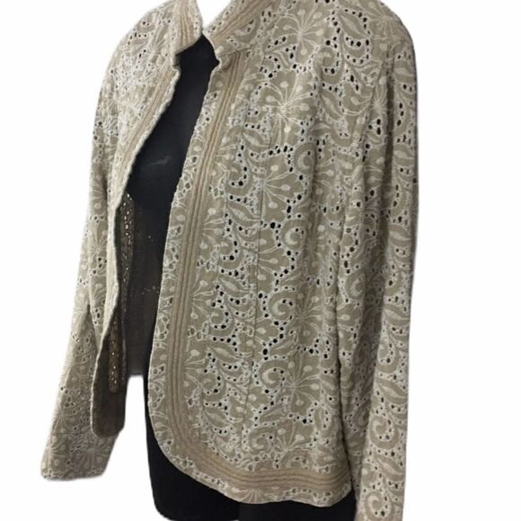Chico’s Linen Beige Eyelet Open Jacket Size Medium 8 - Picture 2 of 12